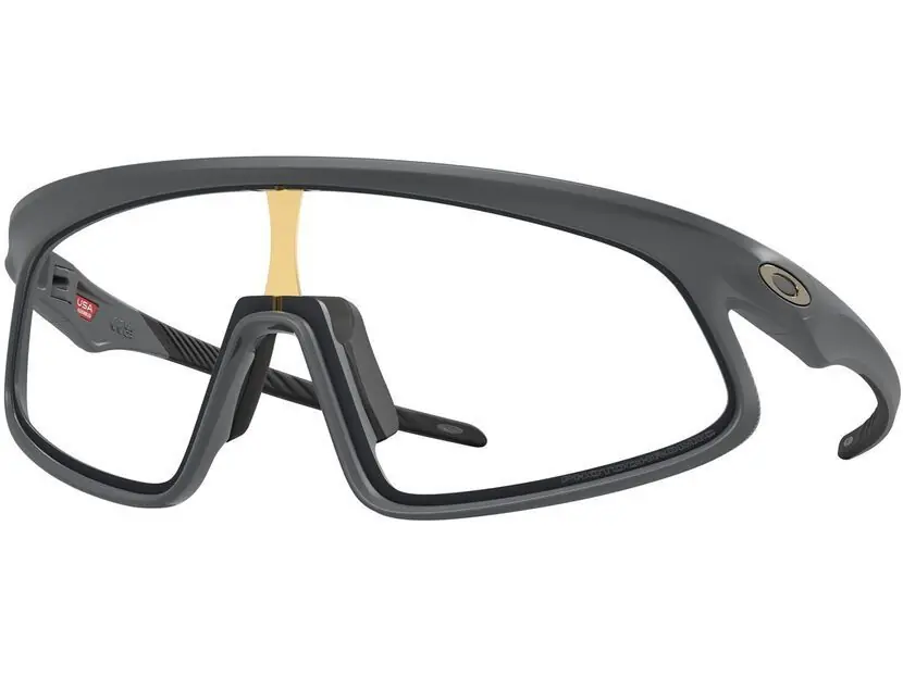 Solange Der Vorrat Reicht Oakley RSLV 141, Clear To Black Iridium Photochromic / matte carbon
